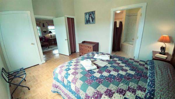 One-Bedroom Bungalow